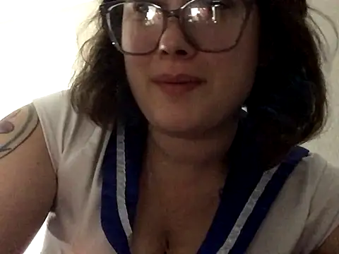 Snapshot of paigeycakes chatting on October 22, 7:13 am paigeycakes online show from October 22, 7:13 am