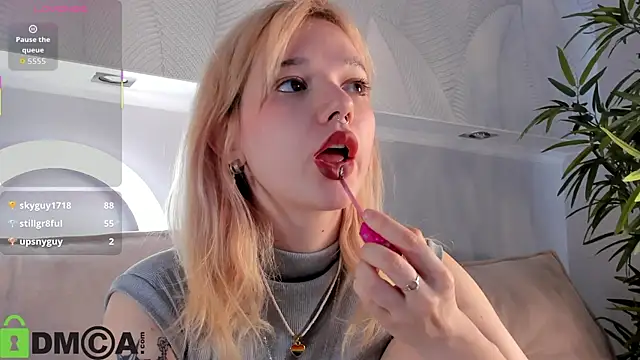 Molly Platt online show from March 30, 9:31 am