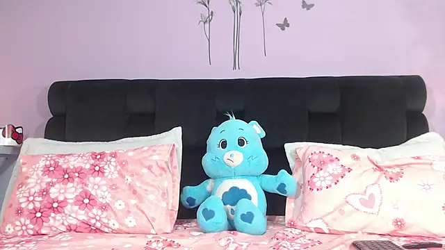 KendallWings online show from October 23, 6:14 pm