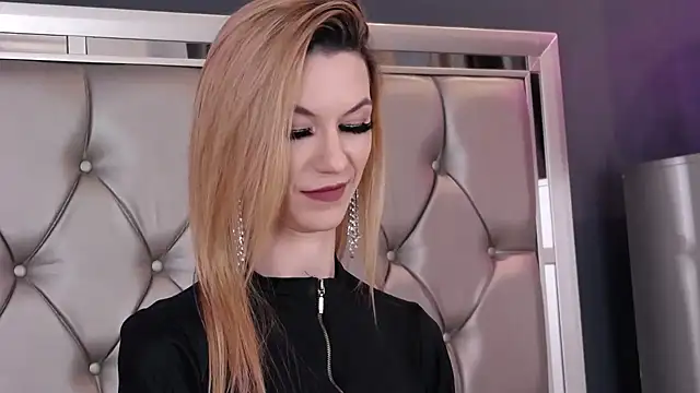 MayaHale online show from March 30, 10:59 am