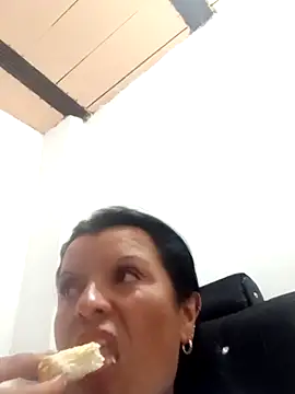 Snapshot of Hanna_Kieran chatting on September 28, 2:51 am Hanna Kieran online show from September 28, 2:51 am