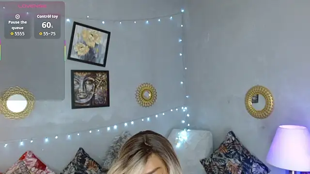 Corinndupontx online show from November 14, 4:23 am