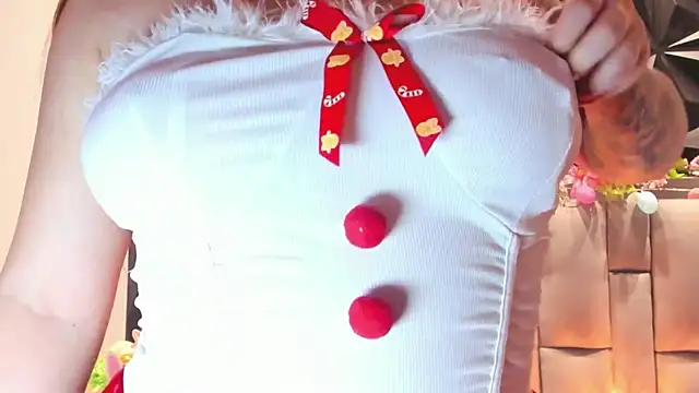 megan whitee   online show from April 3, 2:20 am