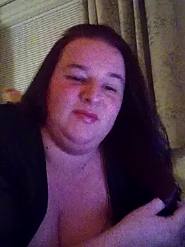 Snapshot of Curvaceouscarla chatting on October 6, 8:24 pm Curvaceouscarla online show from October 6, 8:24 pm