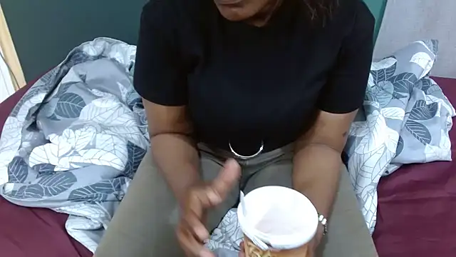 sexythae32 online show from February 6, 11:24 am