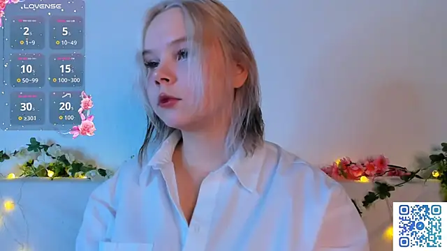 girlllsooft online show from November 26, 10:44 pm