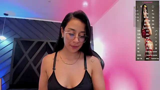 zoe martins  online show from January 14, 5:40 pm