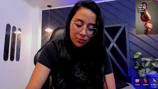 zoe martins  online show from October 11, 5:59 pm