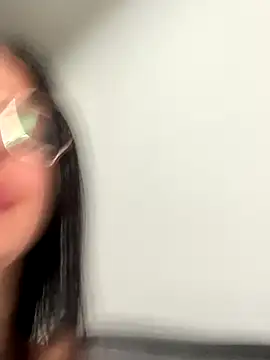 jujuarantes  2025 online show from December 15, 11:37 am