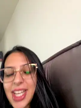 jujuarantes  2025 online show from December 3, 1:46 pm