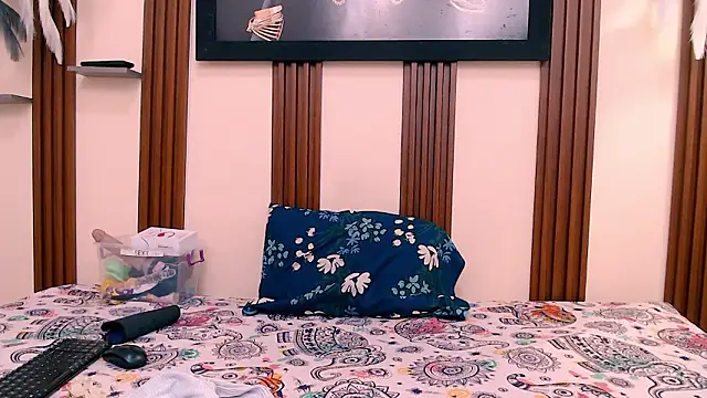 kimberly18cute online show from February 3, 1:05 am