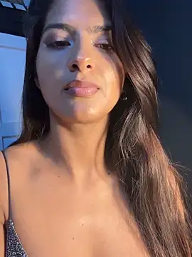 chicachocolate01 online show from February 2, 4:11 am