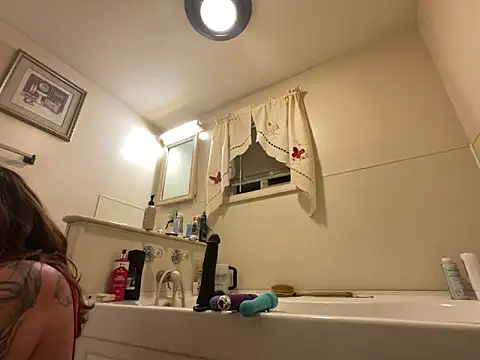 YoMomma-xoxo13 online show from December 23, 12:36 am