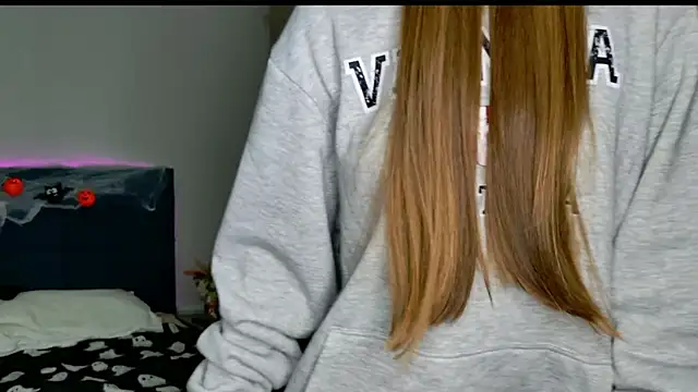 MissEmilyMiller online show from November 4, 5:29 pm