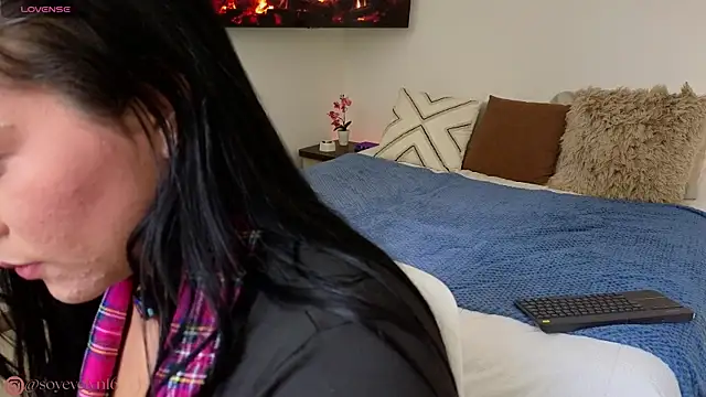 Evelyn  16 online show from November 29, 2:32 pm