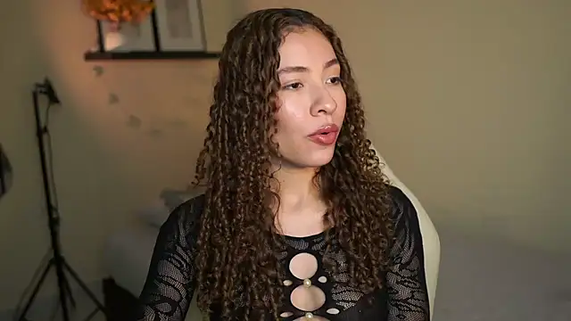 isabella-garcia- online show from February 24, 1:05 am