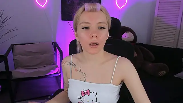 AuroraWrenfield online show from March 2, 4:23 am