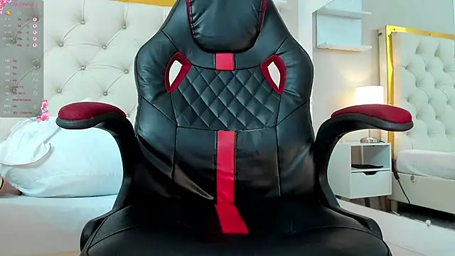 aura sanders1 online show from September 9, 1:33 pm