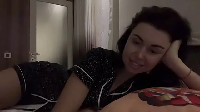 Gilin1 online show from November 6, 8:15 pm