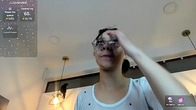 Hanna Cornee  online show from October 24, 1:40 pm