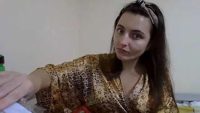 DInaraXRose online show from October 6, 6:56 pm