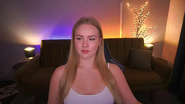 CelesteNoir online show from October 10, 6:40 am