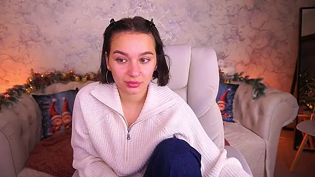 UrMuseOn online show from December 23, 7:34 am