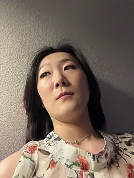 AikoYamada online show from November 18, 6:25 am