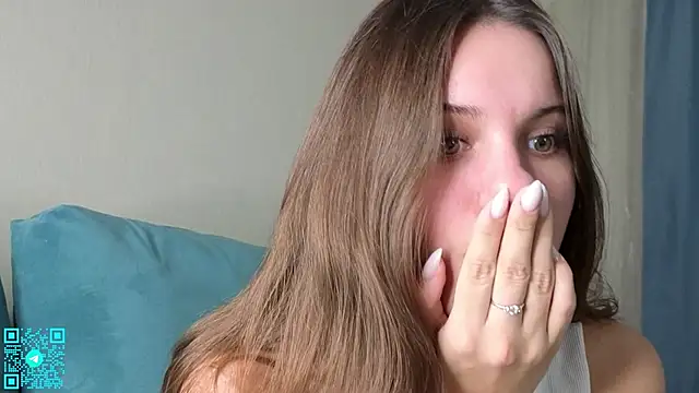 chloemilka online show from November 3, 5:28 pm