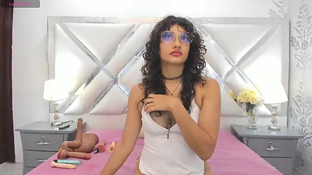Snapshot of selenareyes chatting on September 15, 8:38 pm selenareyes online show from September 15, 8:38 pm