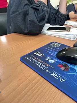 PhuongNhi21 online show from September 23, 6:22 am