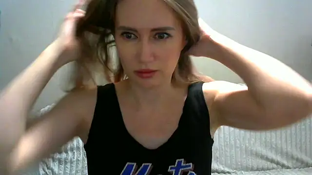 JessFoxxx online show from March 13, 4:47 am