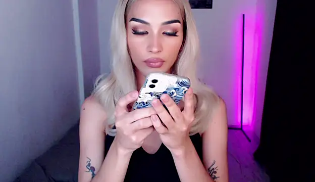 Alicegreenexx online show from April 7, 6:54 pm