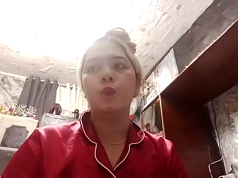 blonditax1111 online show from October 3, 7:13 am