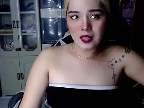 blonditax1111 online show from September 23, 7:50 am