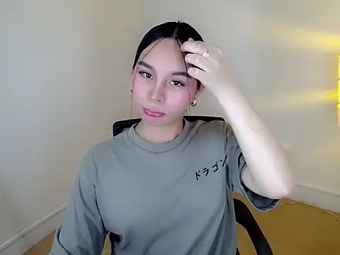 holly tabby online show from January 15, 10:49 pm