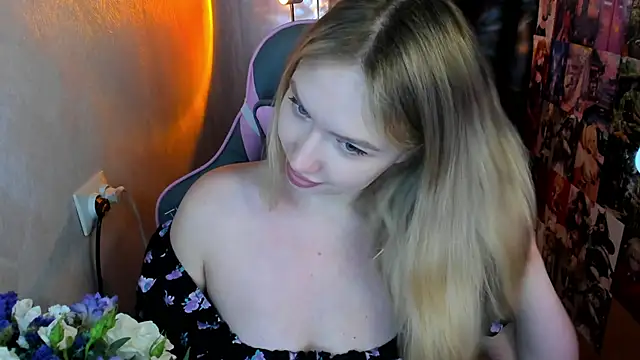 NicoleRiccii online show from November 10, 6:47 pm