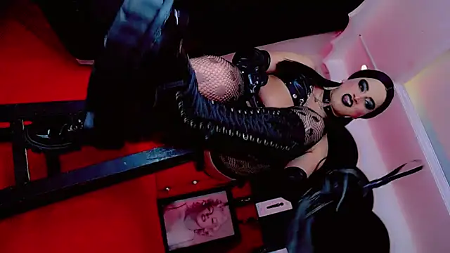 Yareth Rouss  online show from April 10, 6:30 am