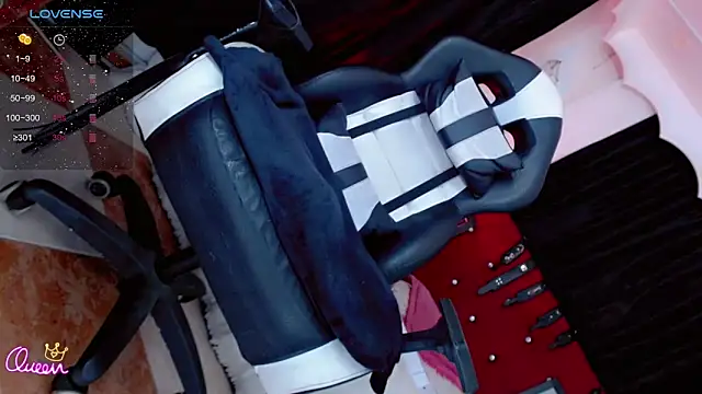 Yareth Rouss  online show from February 12, 8:27 am