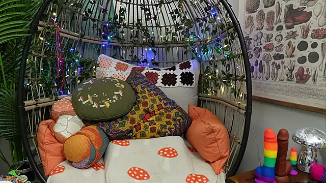 bendingofwillow online show from September 17, 2:26 pm