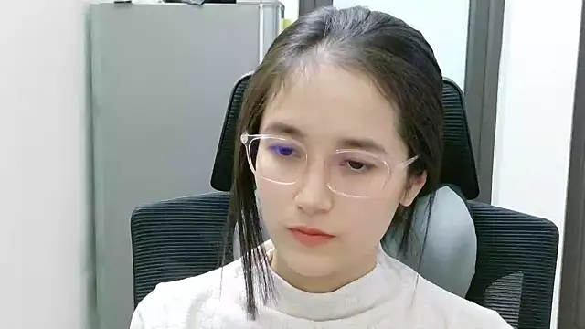 Shulee21 online show from November 6, 6:41 am