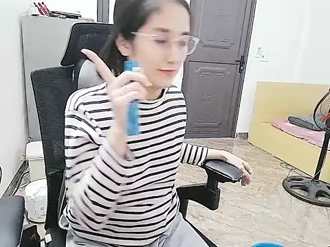 Shulee21 online show from November 7, 8:31 am