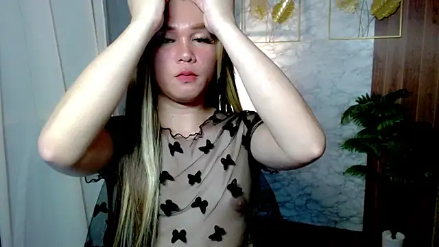 Snapshot of pinay_hugeCockxx chatting on October 21, 1:53 am pinay hugeCockxx online show from October 21, 1:53 am