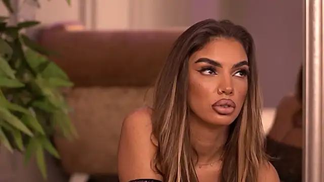 Snapshot of KendalJolly chatting on September 18, 6:50 pm KendalJolly online show from September 18, 6:50 pm