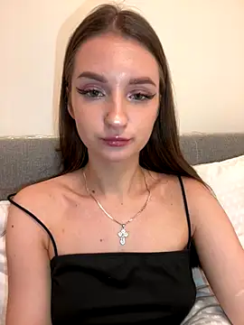 AdelinaEmber online show from November 17, 11:44 am