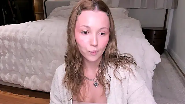 Snapshot of peach_vibes chatting on October 16, 1:36 pm peach vibes online show from October 16, 1:36 pm
