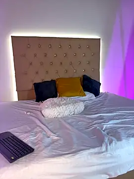 Snapshot of Alexa__Blue chatting on October 1, 4:39 am Alexa Blue online show from October 1, 4:39 am
