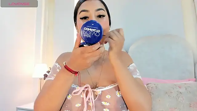 SalomeeBell online show from October 25, 8:37 pm