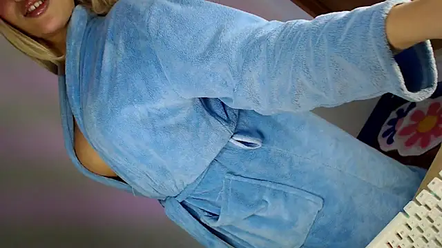 Tastelikeheaven1 online show from January 15, 1:39 pm