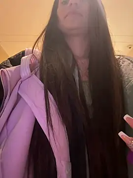 Isabella21  online show from April 21, 1:20 am